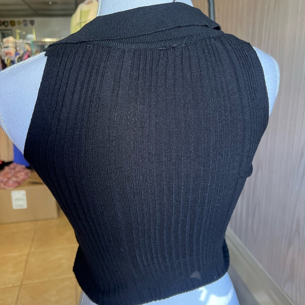 Sleek Ribbed Collared Tank NWT - Picture 5 of 5